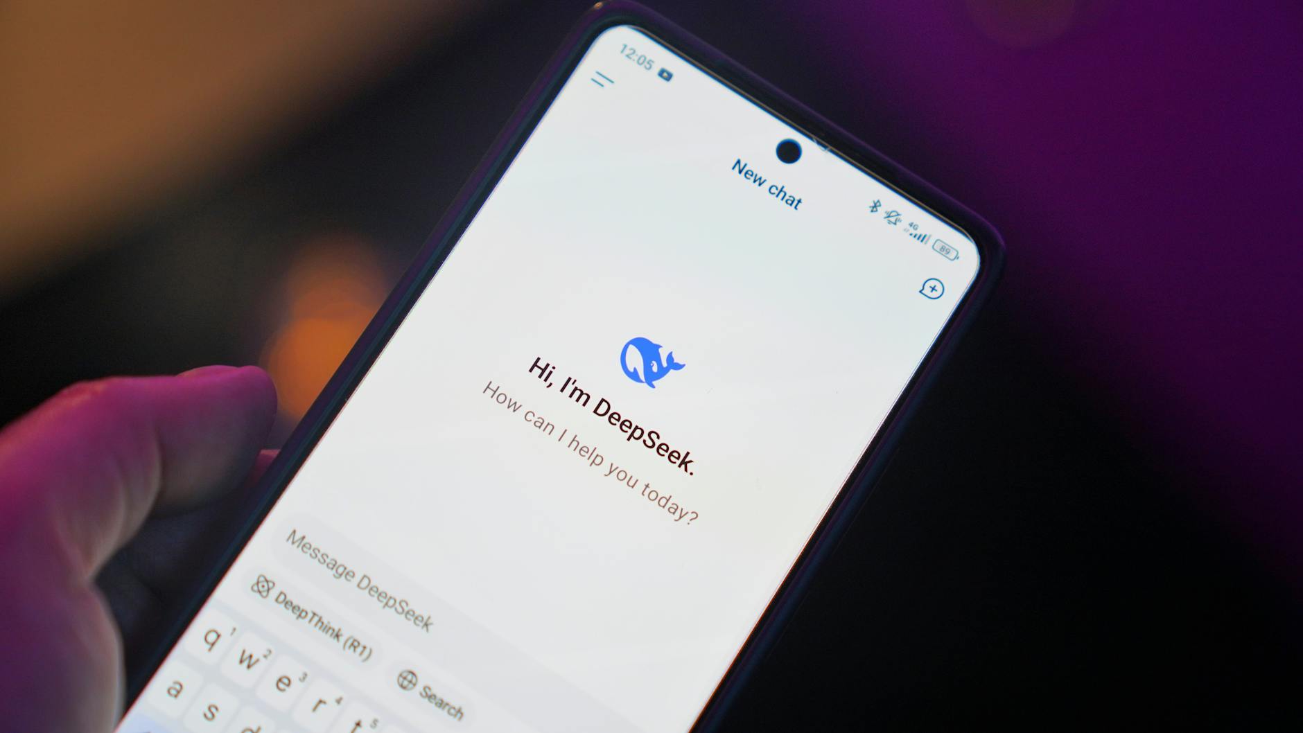 smartphone ai chat interface display image | Deepseek V3