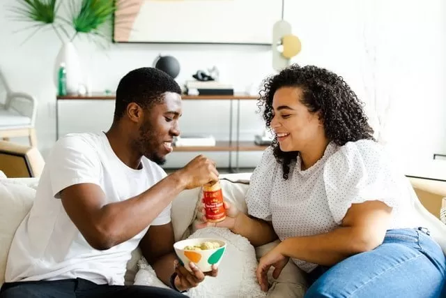 Yes or No Questions to Ask your Girlfriend Guy with his Girl in Yes or No Questions to Ask your Girlfriend